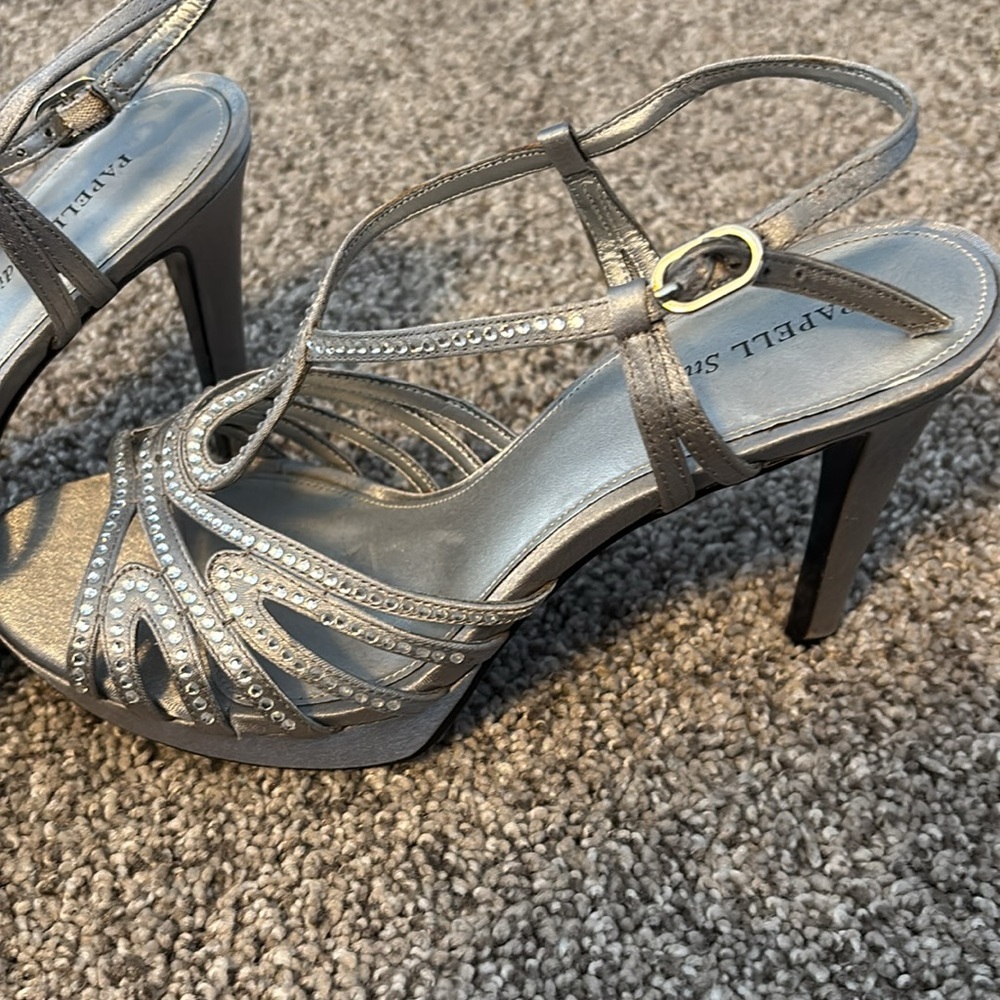 Silver Heels - image 3